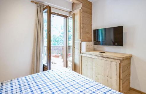 Nice Apartment In Lanzada - Photo 17