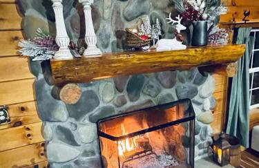 Breath of Heaven Cabin- Hot Tub, Deck, Pond, PETS - Foto 36