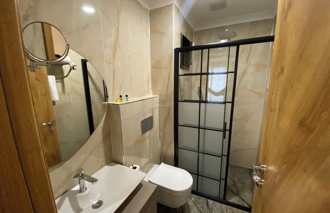 Rena Grand Residence & Suite - Photo 28