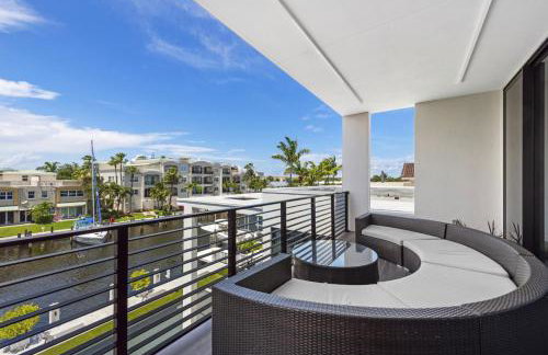 Three Story Waterfront Villa with Basketball and Mini Golf - Foto 52