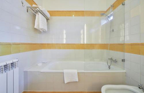 Luxury Farmhouse with Swimming Pool, By TimeCooler - Photo 42