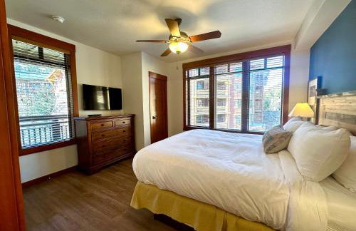 Quiet, Updated, Corner Condo in the Village! Parking, Pool & Spa - Foto 5