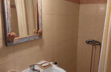 Sunshine Home - Peaceful Garden Escape & Parking - Foto 13