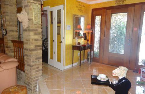 Little Slice of England in Texas - Foto 17