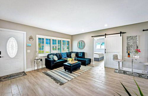 NEW Waterfront Tropic Oasis - Heated Pool, Canal, Dock, Air Hockey - Foto 12