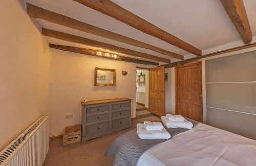 Beautiful 16th Century Ty Cerrig Cottage, set in stunning grounds with great views - Photo 19