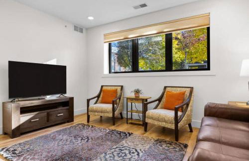 Capri Unit 001 in the Heart of Downtown TC - Foto 34