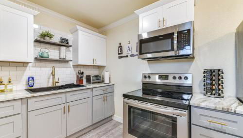 2 Mi to Dtwn Chic Waco Studio with Fire Pit! - Foto 3