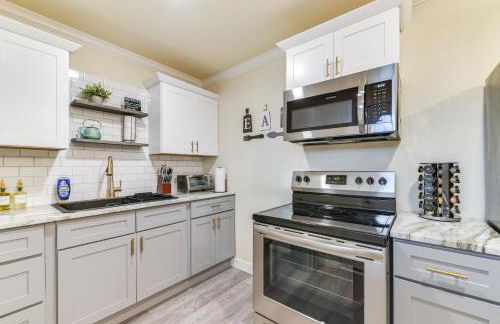 2 Mi to Dtwn Chic Waco Studio with Fire Pit! - Foto 3