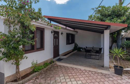Maca Apartments & Suites with Heated pool near beach 50m - Foto 76