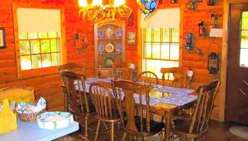 Spacious and Rustic Cabin Rental in the Woods near Catoctin Mountain Park, Maryland - Foto 3