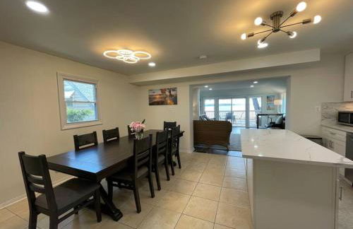 Waterfront Home with Private Beach, Stunning Views - Foto 36