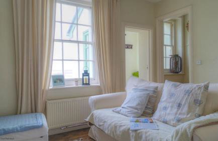 Coastguards Lantern - Photo 9