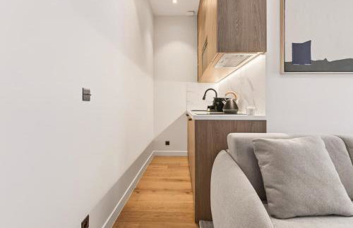 Modern apartment near subway - Photo 14