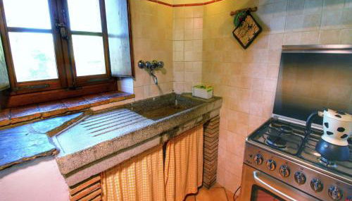 Rustic Holiday Home in Ortignano with Swimming Pool - Foto 3