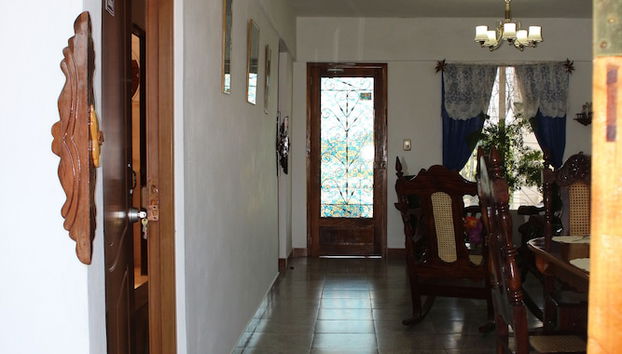 Apartment in Cienfuegos with garden and terrace - Photo 2