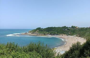 GÎTE AZKENDANTZA capacité 2 à 4 PERS ou 5 à 6 PERS supplément CARAVANE INSOLITE - Foto 3