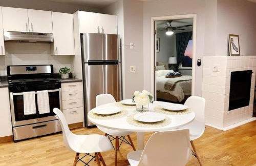 Bright & Quiet 1-Bed Condo with Balcony - Foto 25