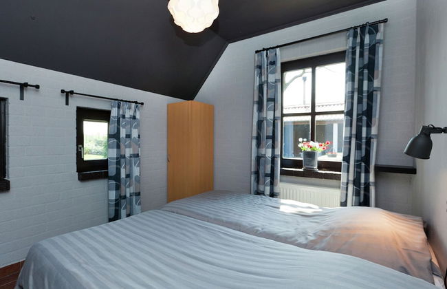 Atmospheric Country House in Asten on a Golf Course - Photo 2