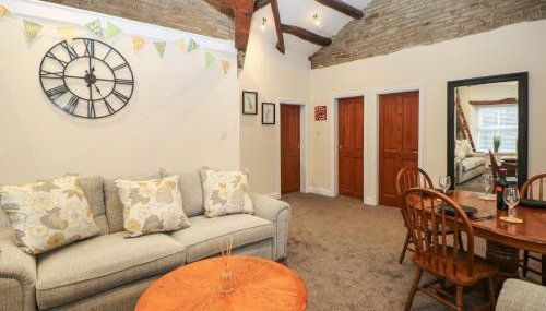 Howard's Hideaway - Photo 4