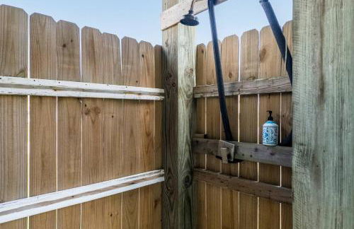 Palms & Pelicans - Photo 42