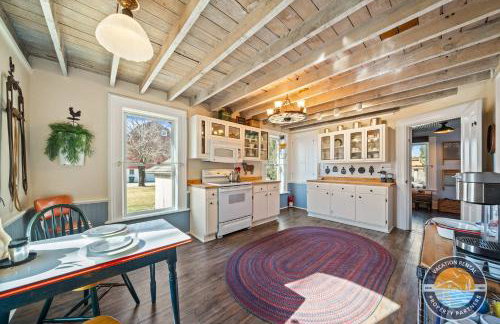 Historic 1868 Farmhouse Kettle Moraine Getaway - Foto 7