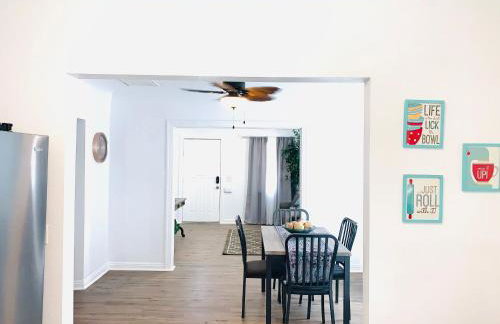 Cozy Home Away From Home - Foto 13