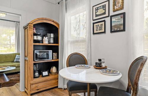 Cozy Cottage in the Heart of Johnson City - Foto 9