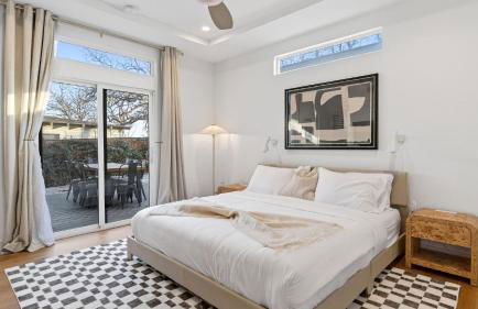 Delores House by AvantStay Movie Theater Outdoor Kitchen Modern East Austin Home near Downtown Breweries Live Music - Foto 17