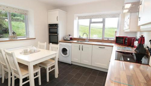 Paddock House - Photo 5