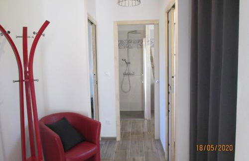 Modern holiday home in Crux-La-Ville with terrace - Foto 10