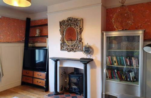 Peacock cottage- Two bedroom country cottage. - Photo 9