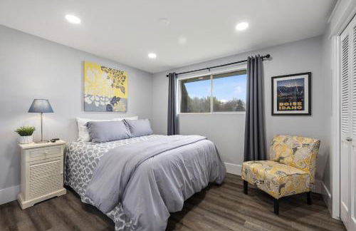 KING BED/Fresh Home/Seperate Big Screen Rooms/Park - Photo 16