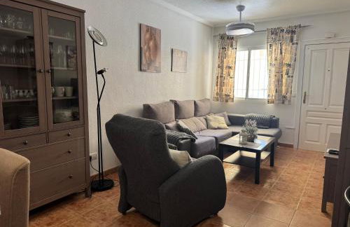 En perle med plass til voksne og familien, solfylt terrasse 5 min fra stranden - Foto 10