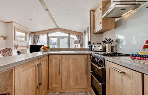 Vivian Lodge 2 Bedroom New Forest Holiday Home Hoburne Bashley - Foto 16