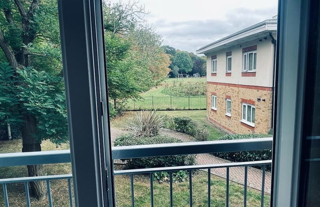 Stunning 2-bed Apartment in Crawley - Foto 12