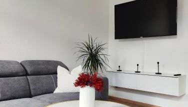 Neu sanierte Wohnung mit Balkon und Stellplatz - Foto 2