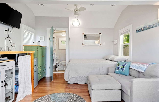 Just Beachy Charming Studio! - Photo 4