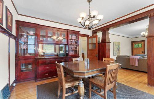 3BR Home Large Kitchen Mins To DwnTwn - Photo 7