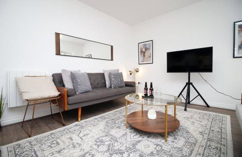 The North - City Centre 3 Bed Flat with Parking and Balcony - Foto 4