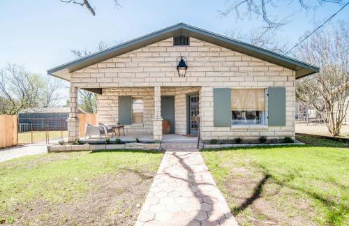 The Gable - 3 BLKS from Main St - Photo 14