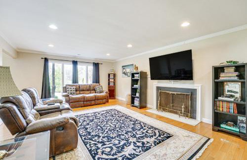 Bloomfield Retreat with Pool 6 Mi to Riverside Park - Foto 6