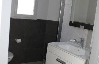 Modern 4 bedroom villa, air-conditioning, swimming pool, private gardens - Photo 27