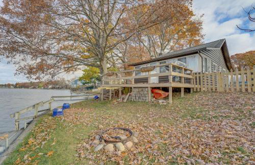 Hunting & Fishing Base! Rustic Otter Lake Cabin - Foto 23