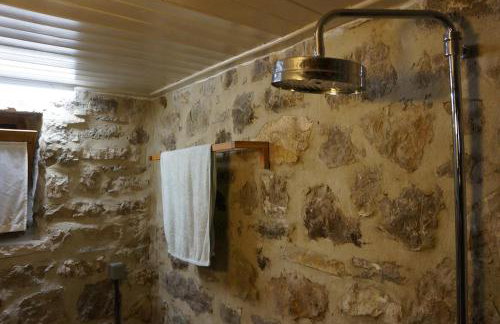 The Mountain House -mountain getaway - Photo 32