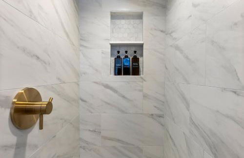 Beautiful Condo - King Bed - Free Waffle Breakfast - Foto 9