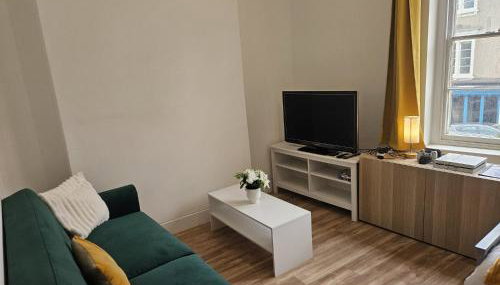 Central Modern Apartment -Sleeps 6 - Parking - Foto 2