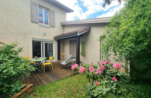 Maison cosy avec jardin et terrasse à Saint-Galmier - FR-1-496-292 - Foto 1
