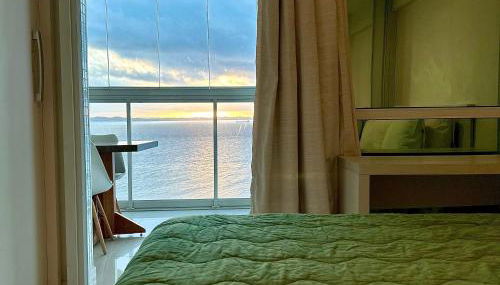 Excepcional Apartamento Vista Mar -Cloc Por do Sol na praia, frete Mar - Foto 2