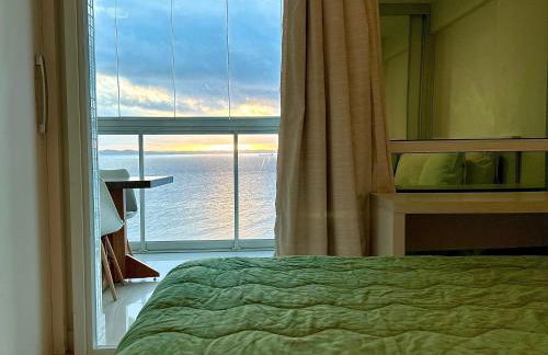 Excepcional Apartamento Vista Mar -Cloc Por do Sol na praia, frete Mar - Foto 2